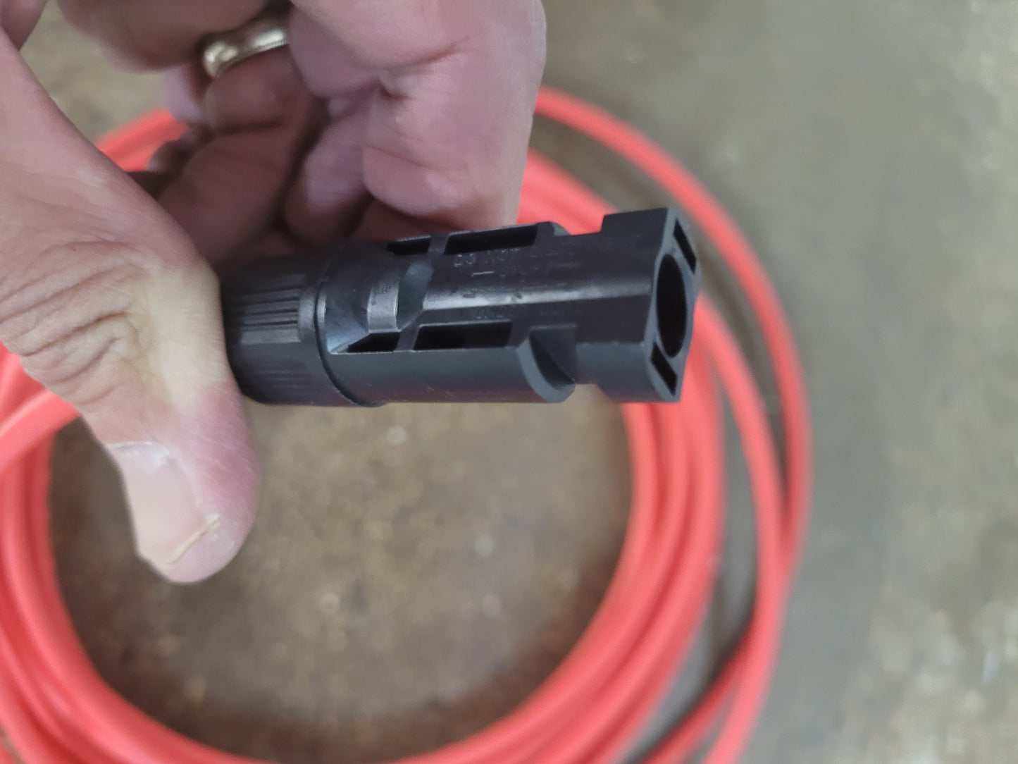 Have a longer run to your panels? Extra 10-meter red/black DC solar cables (pair) to click in your system to your solar array
